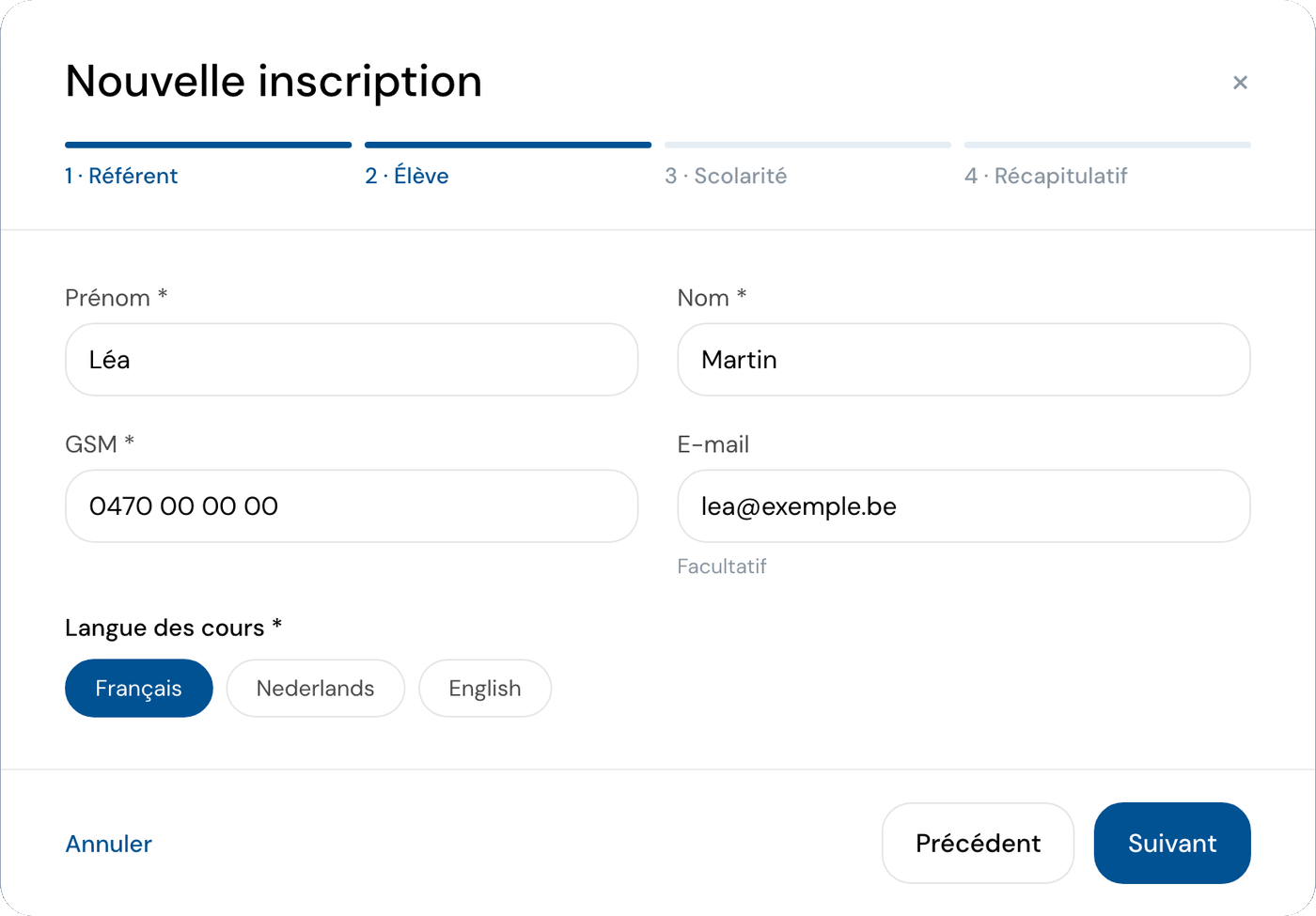 Formulaire d’inscription d’un nouvel élève, en quatre étapes