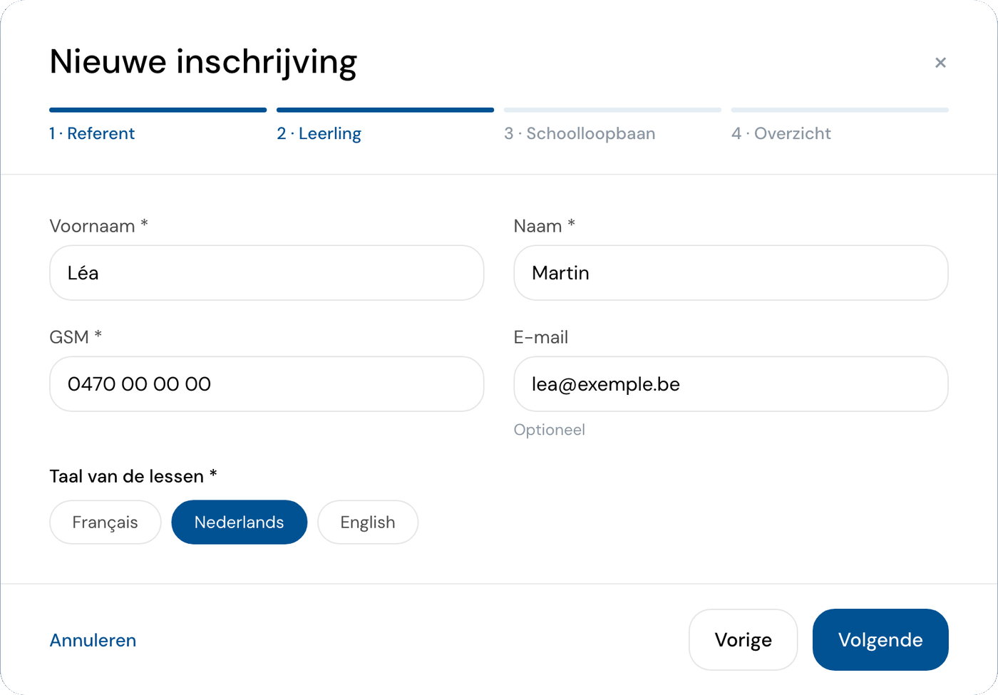Formulaire d’inscription d’un nouvel élève, en quatre étapes
